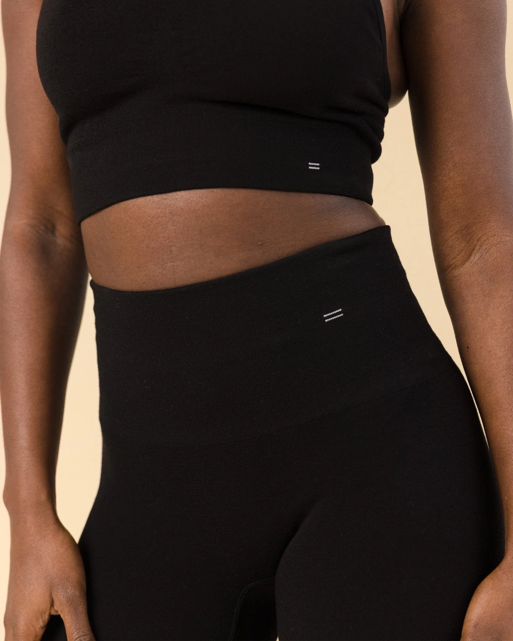 Essential Compressive Legging 28" - Image 3
