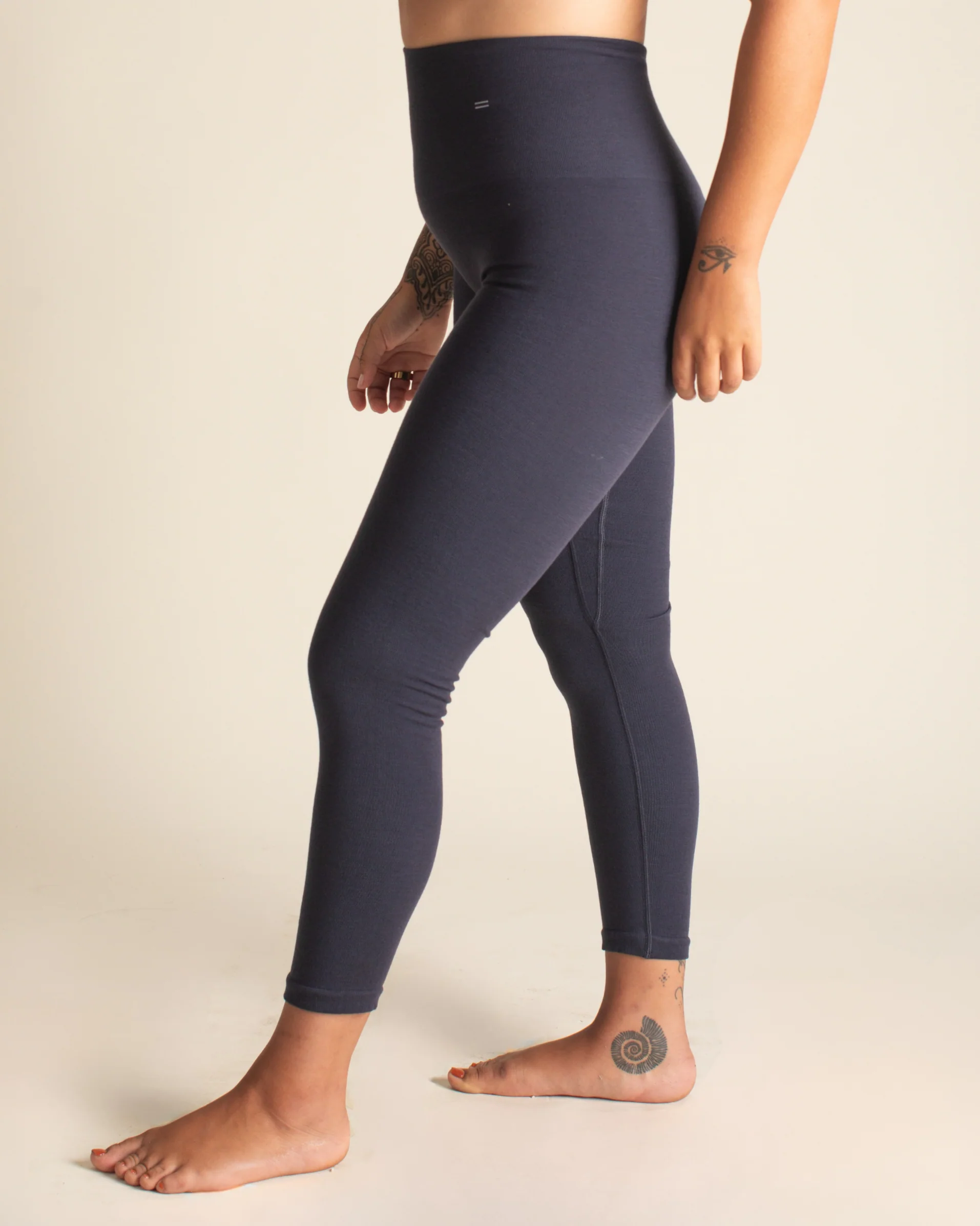 Essential Compressive Legging 25" - Image 4