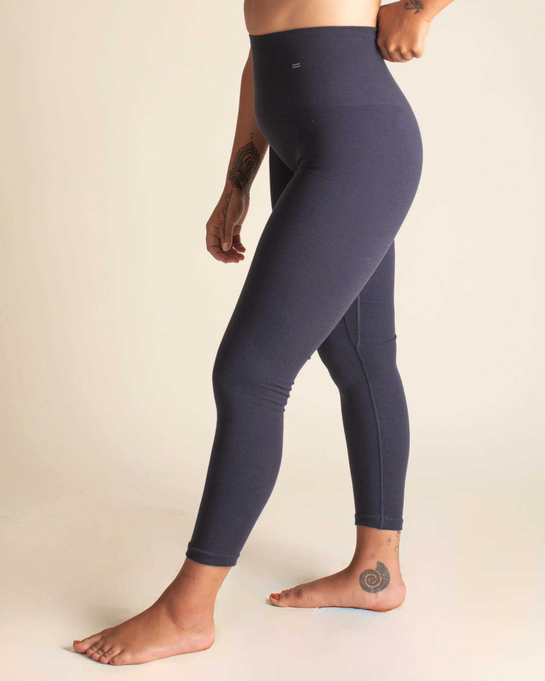 Essential Compressive Legging 25" - Image 7